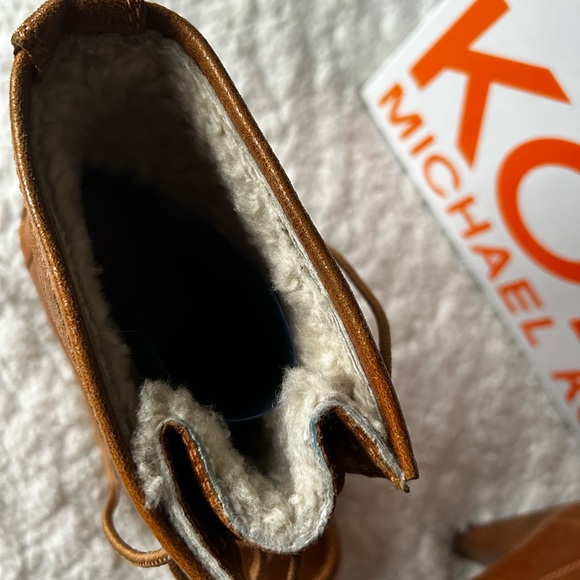 Michael Kors leather lined booties - Picture 5 of 7